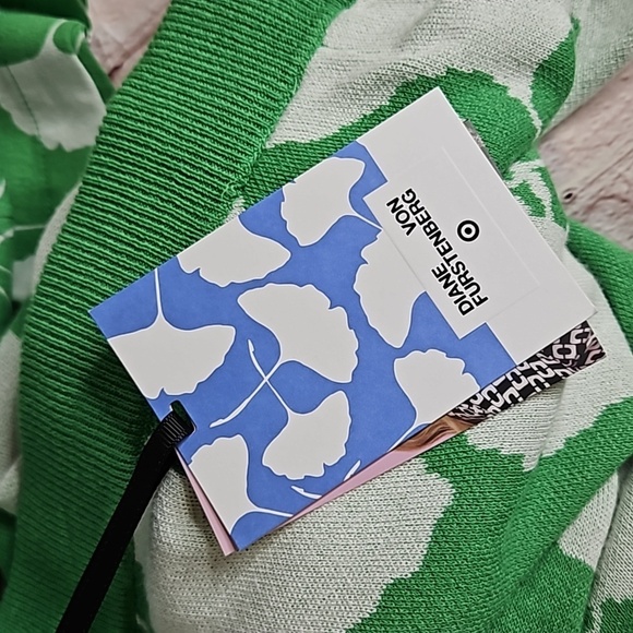 DVF for Target Women's High Waisted Ginkgo Green Sweaterknit Flare Pants XXL NWT - Picture 4 of 6